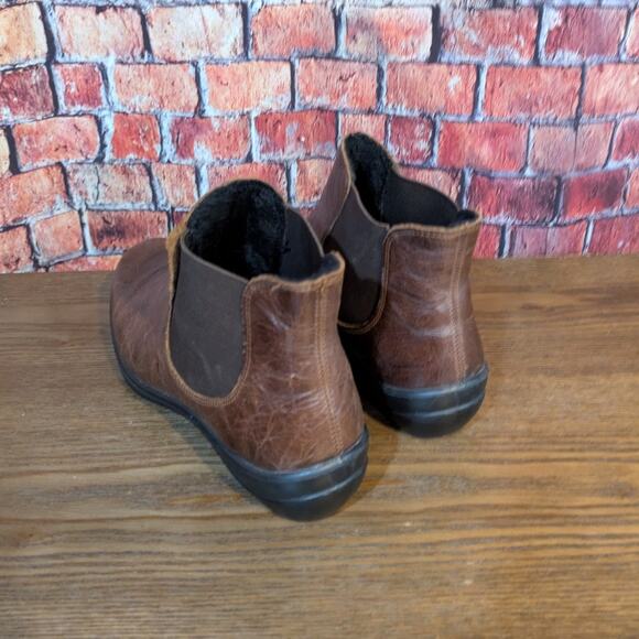 Romika Distressed Leather Ankle Bootie Size 8.5 - Picture 5 of 6